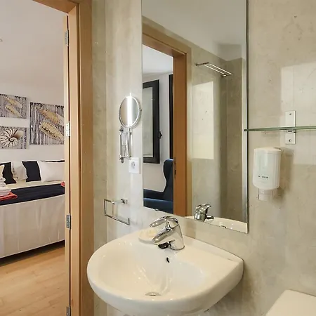 El Estudio De Lela Arrecife (Lanzarote)